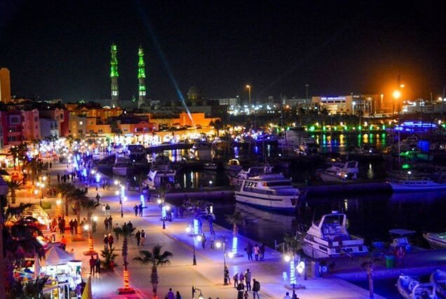 City Tour: Landmarks, Culture & Local Life